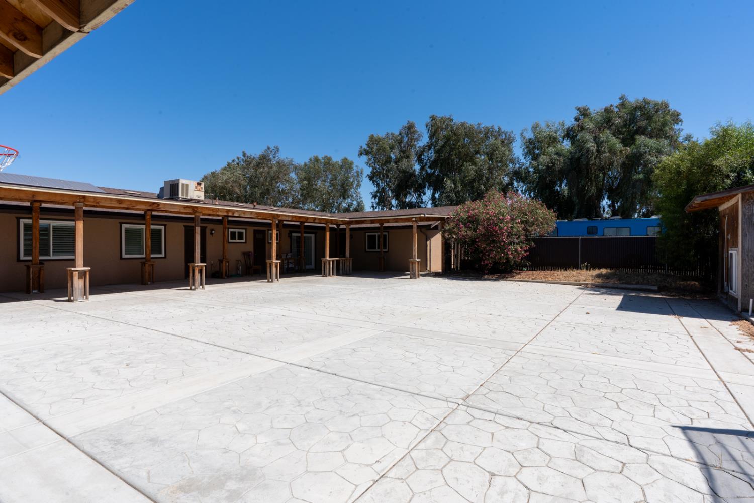 16448 Monreal Rd, Madera, CA 93636