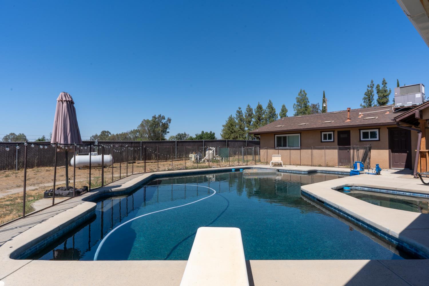 16448 Monreal Rd, Madera, CA 93636