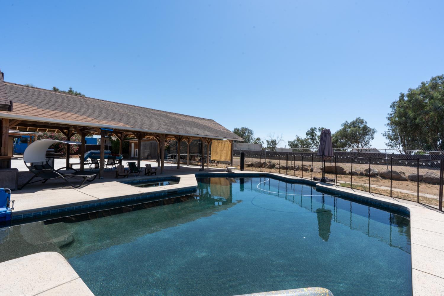 16448 Monreal Rd, Madera, CA 93636