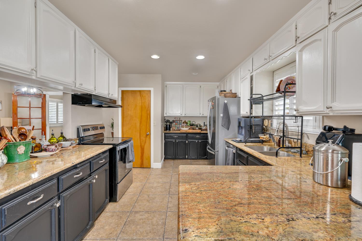 16448 Monreal Rd, Madera, CA 93636