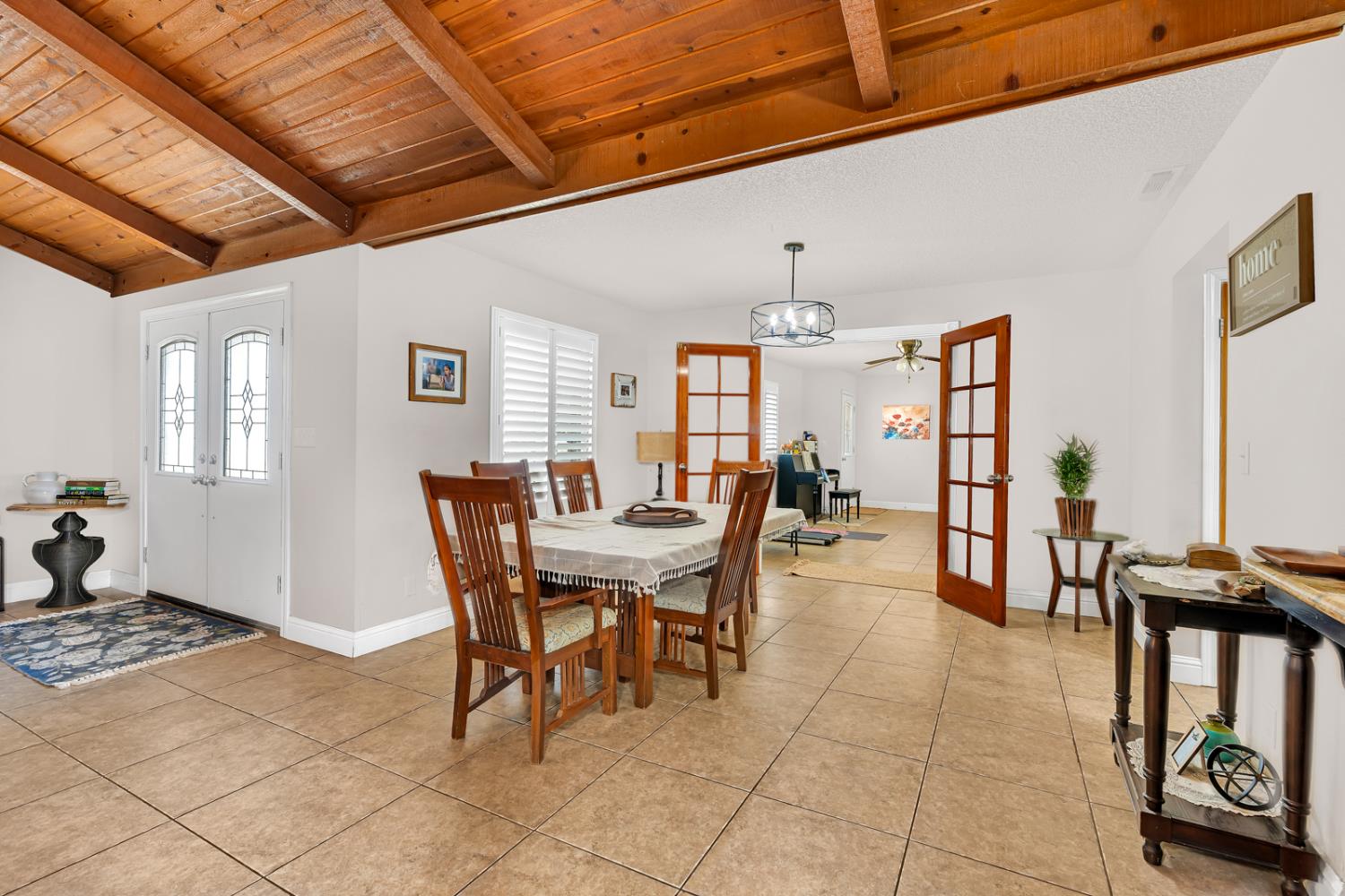 16448 Monreal Rd, Madera, CA 93636
