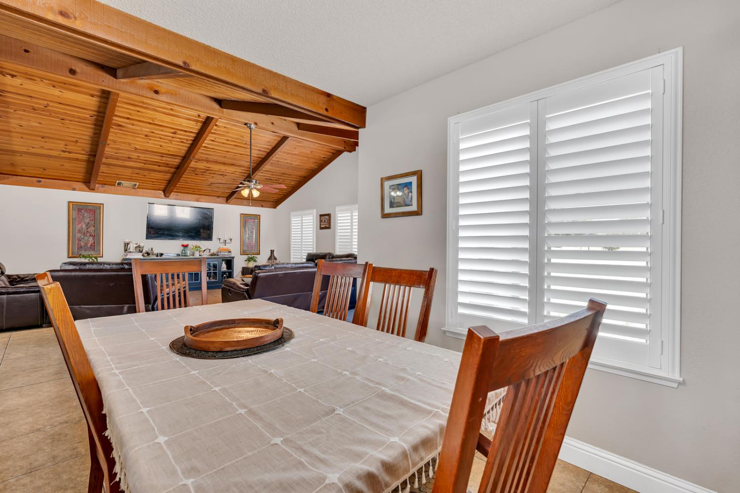 16448 Monreal Rd, Madera, CA 93636