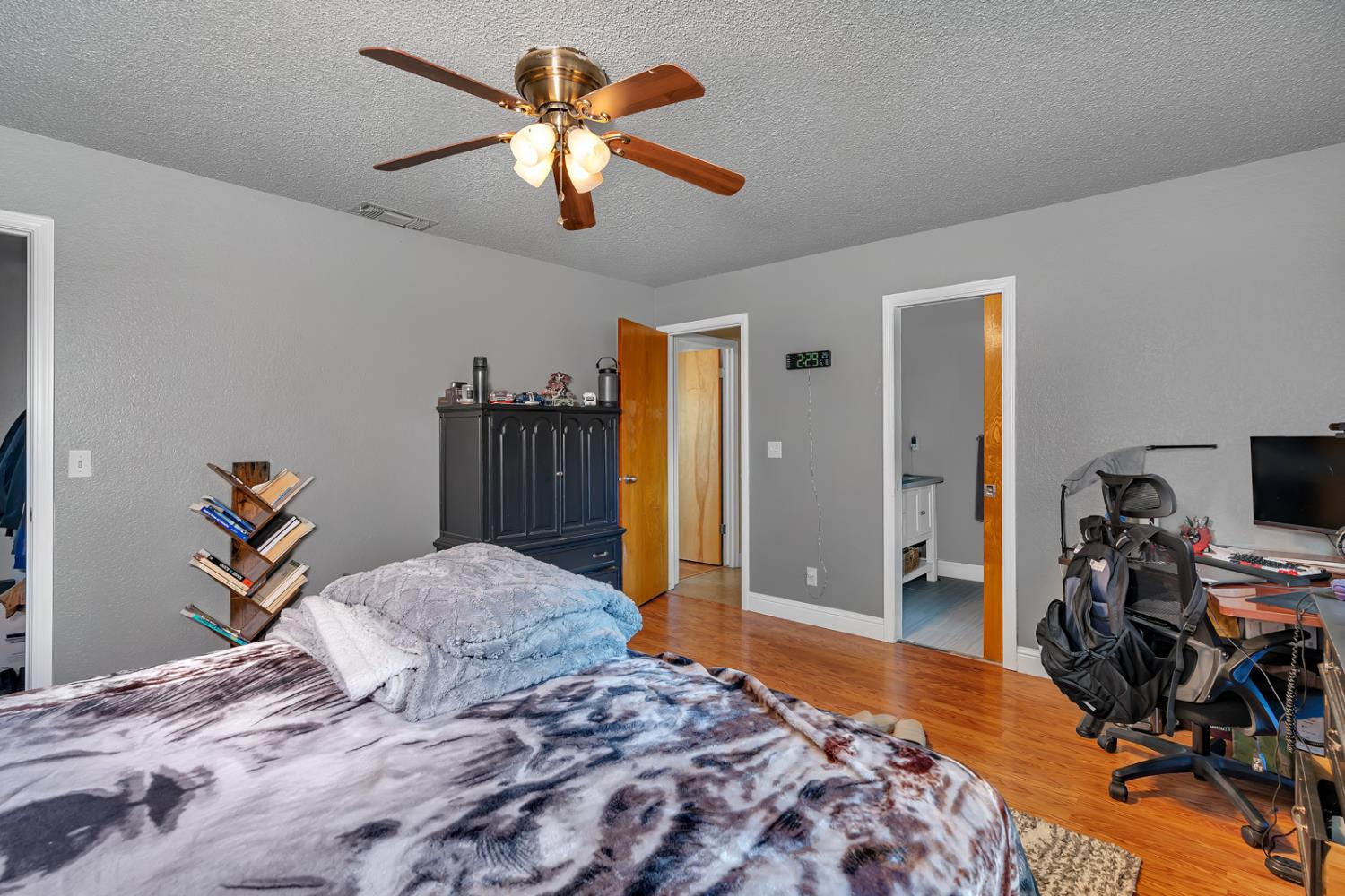 16448 Monreal Rd, Madera, CA 93636