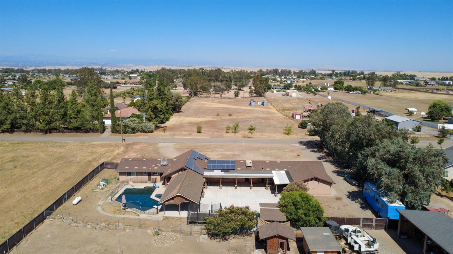 16448 Monreal Rd, Madera, CA 93636