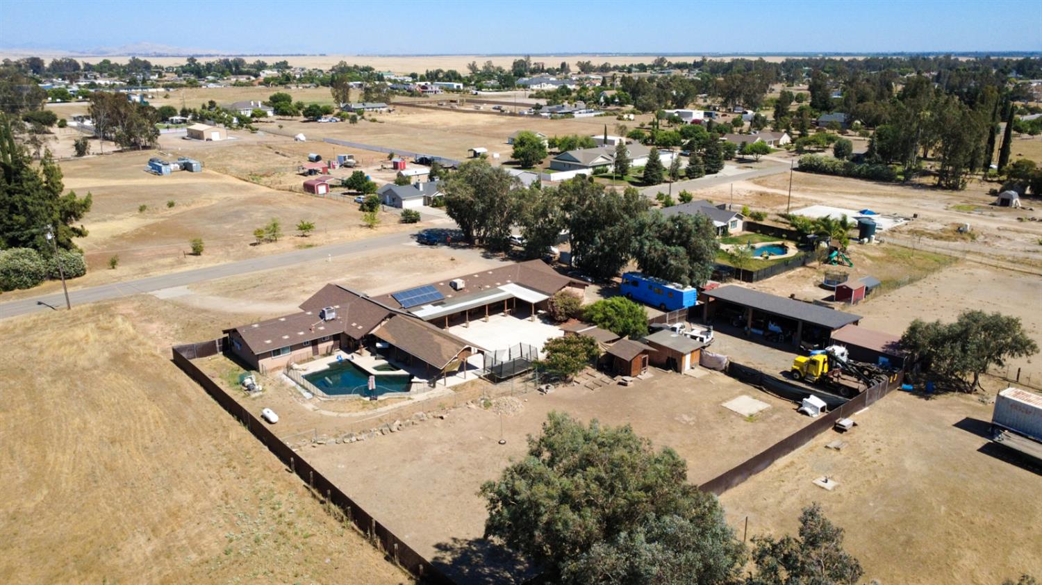 16448 Monreal Rd, Madera, CA 93636