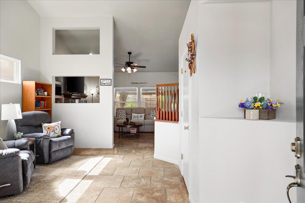 2518 Novi Dr, Riverbank, CA 95367