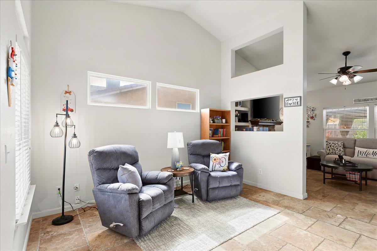2518 Novi Dr, Riverbank, CA 95367