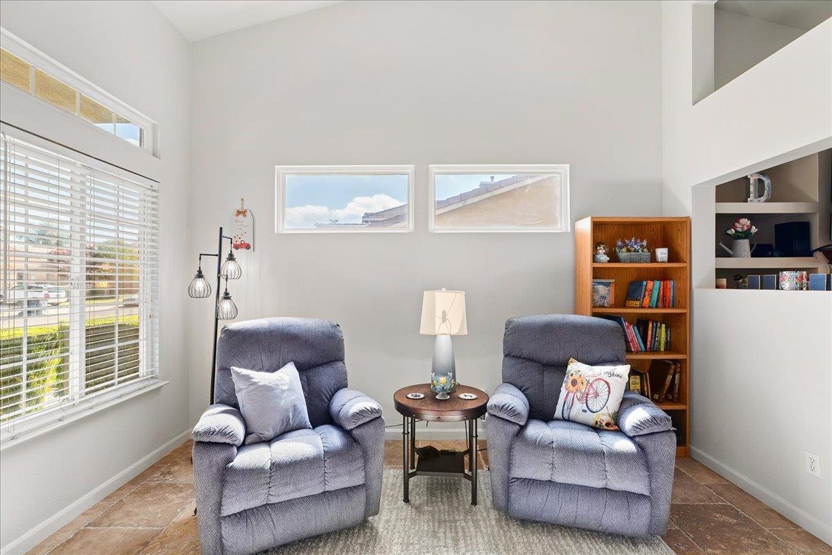 2518 Novi Dr, Riverbank, CA 95367