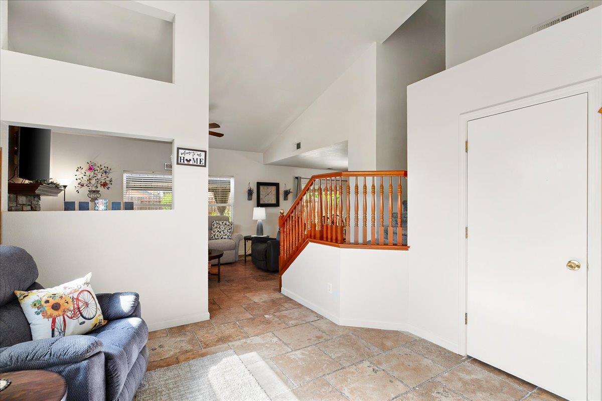 2518 Novi Dr, Riverbank, CA 95367