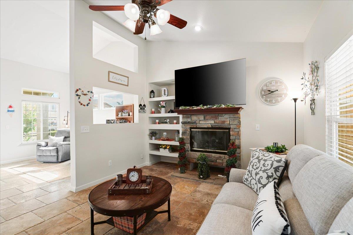 2518 Novi Dr, Riverbank, CA 95367