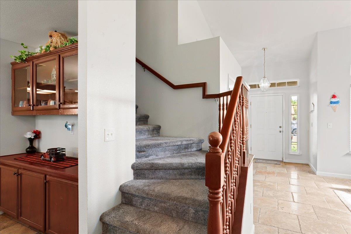 2518 Novi Dr, Riverbank, CA 95367