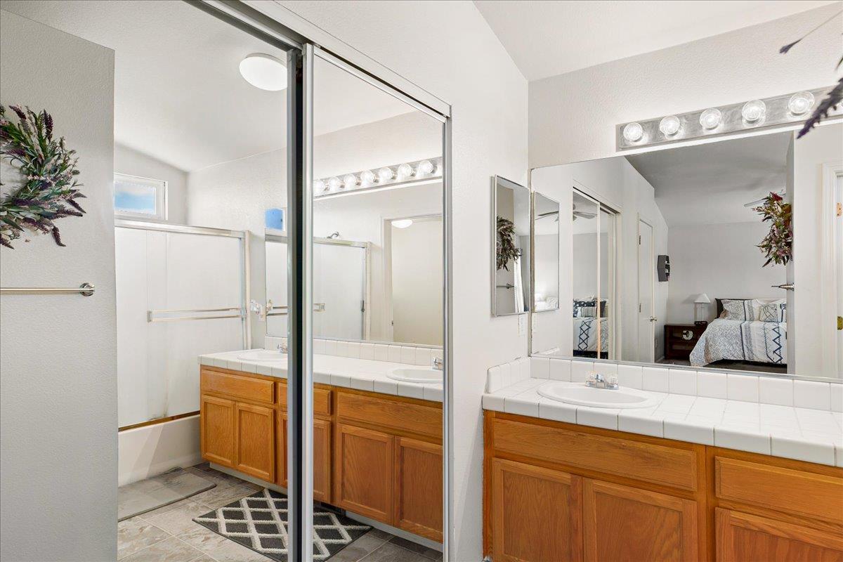 2518 Novi Dr, Riverbank, CA 95367