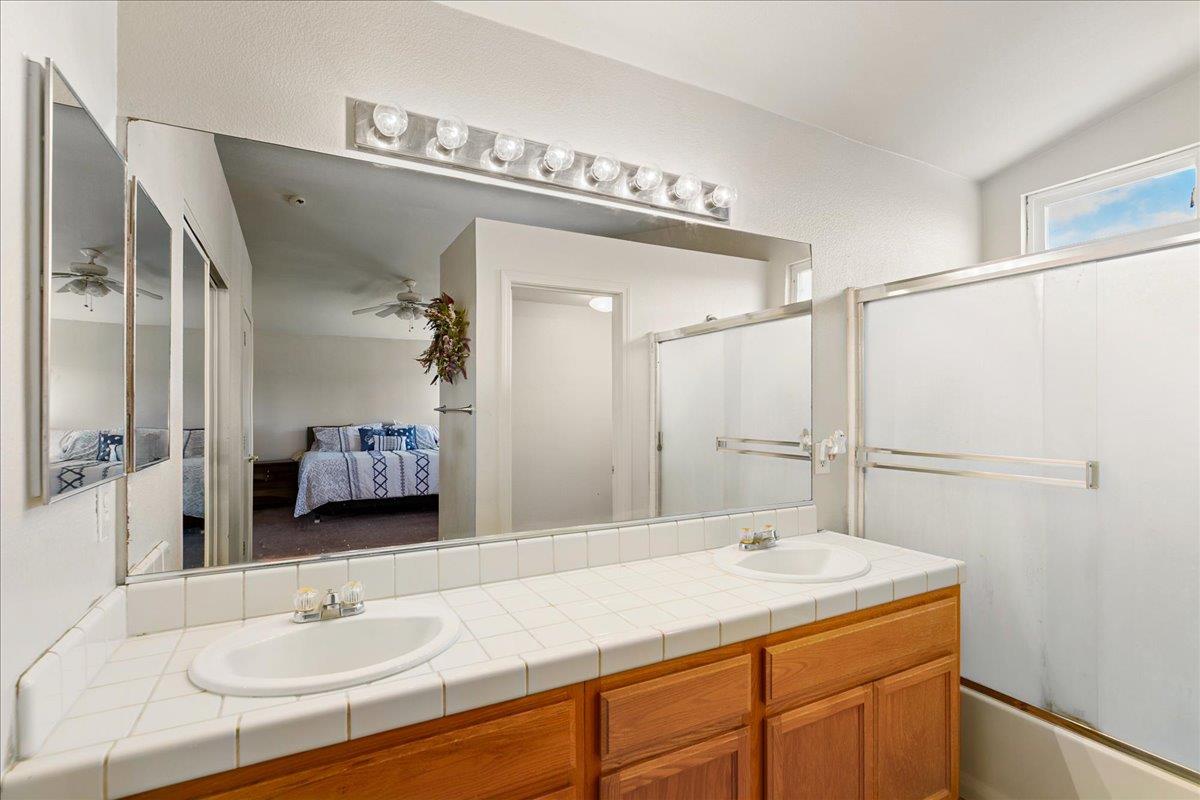 2518 Novi Dr, Riverbank, CA 95367