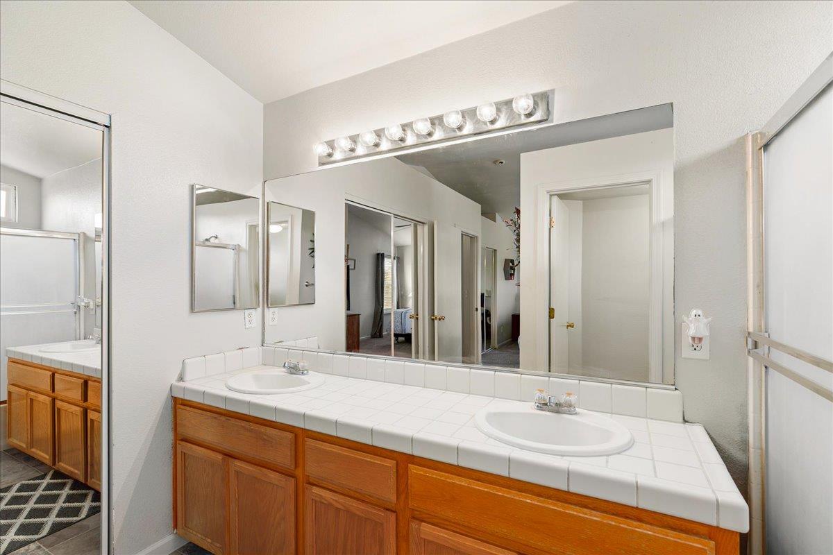 2518 Novi Dr, Riverbank, CA 95367