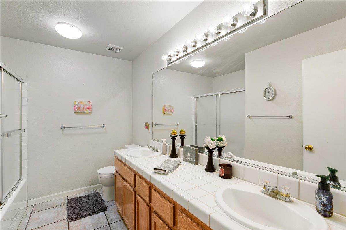 2518 Novi Dr, Riverbank, CA 95367