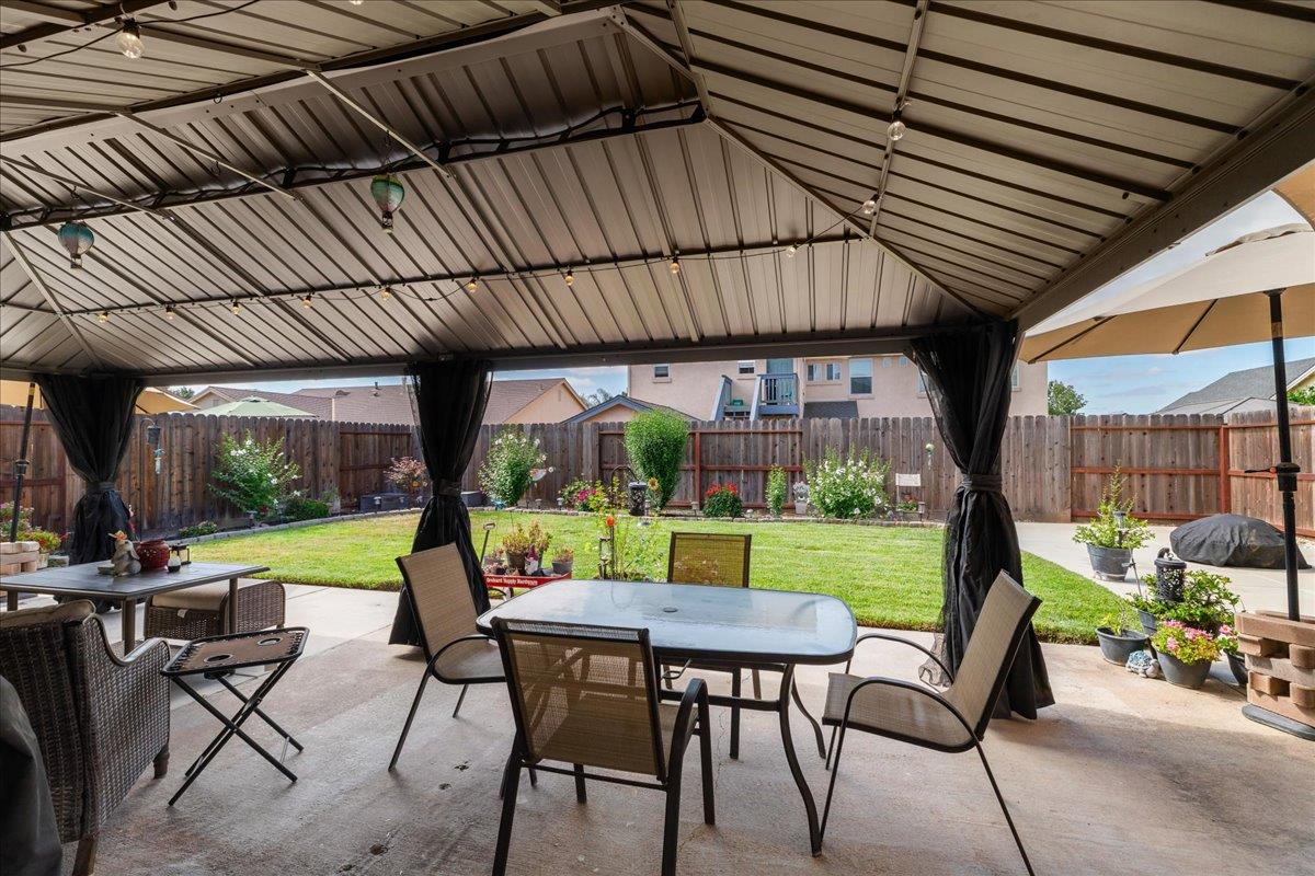 2518 Novi Dr, Riverbank, CA 95367