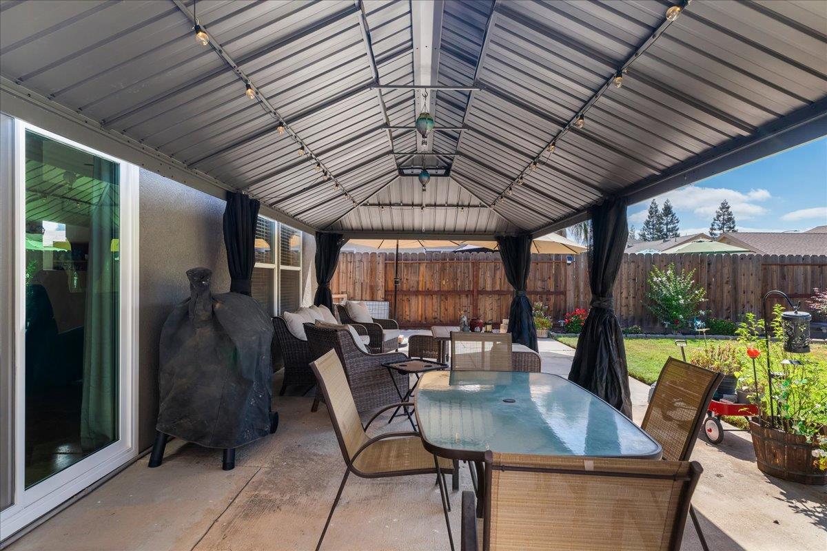 2518 Novi Dr, Riverbank, CA 95367