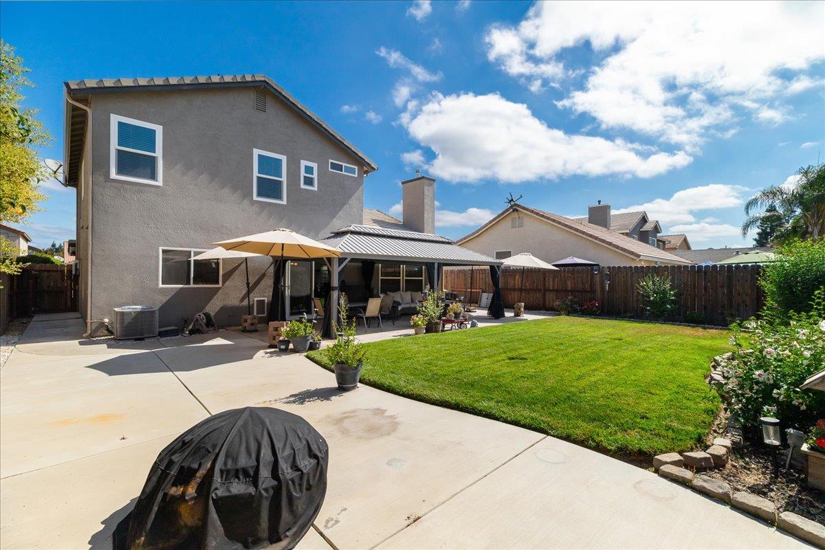 2518 Novi Dr, Riverbank, CA 95367