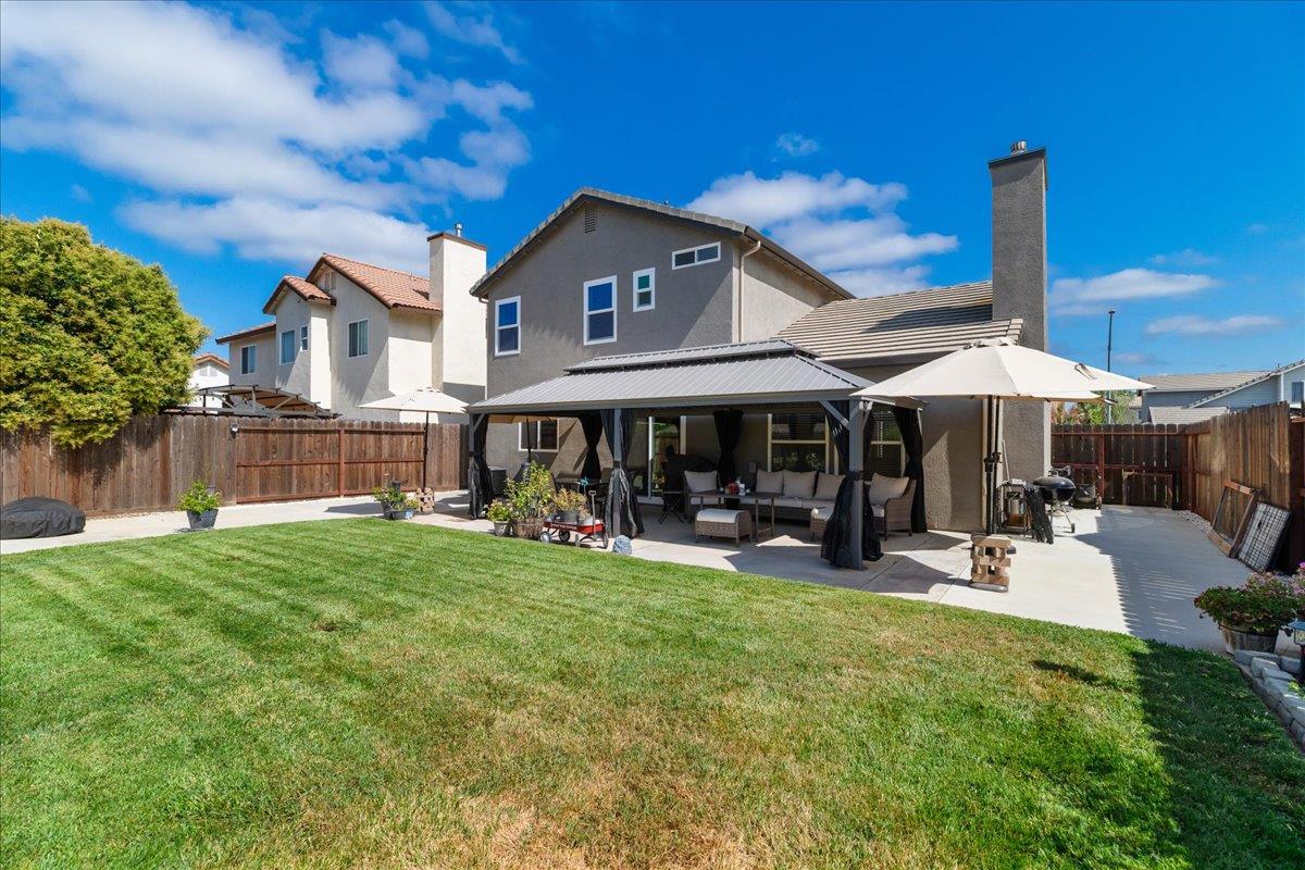 2518 Novi Dr, Riverbank, CA 95367