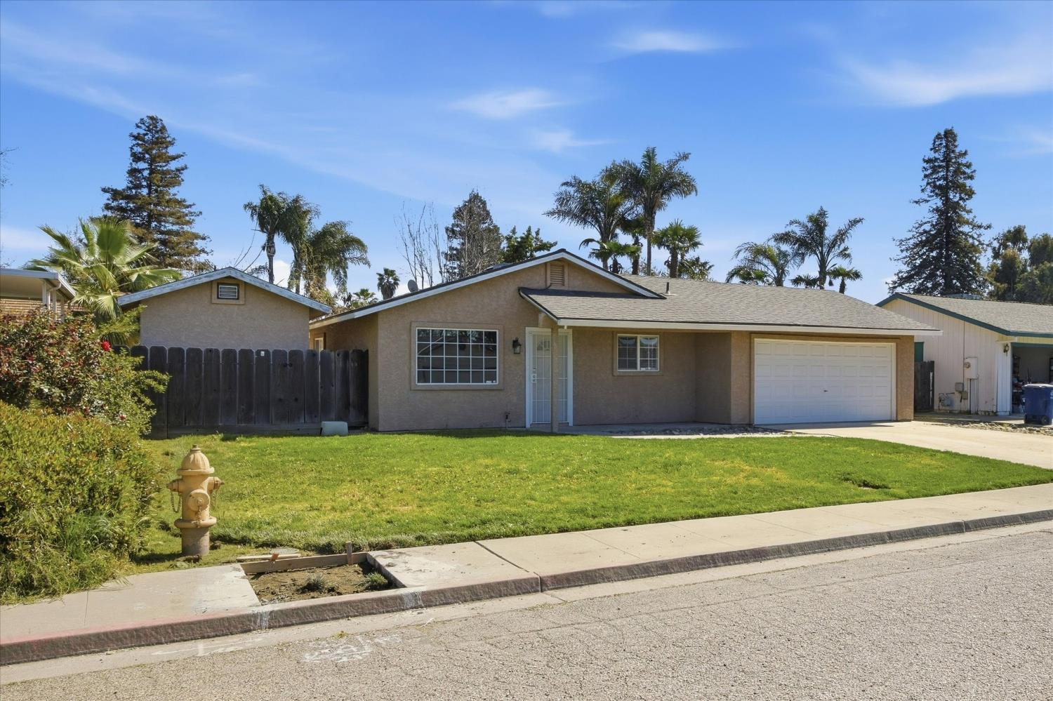 840 Holiday Way, Chowchilla, CA 93610
