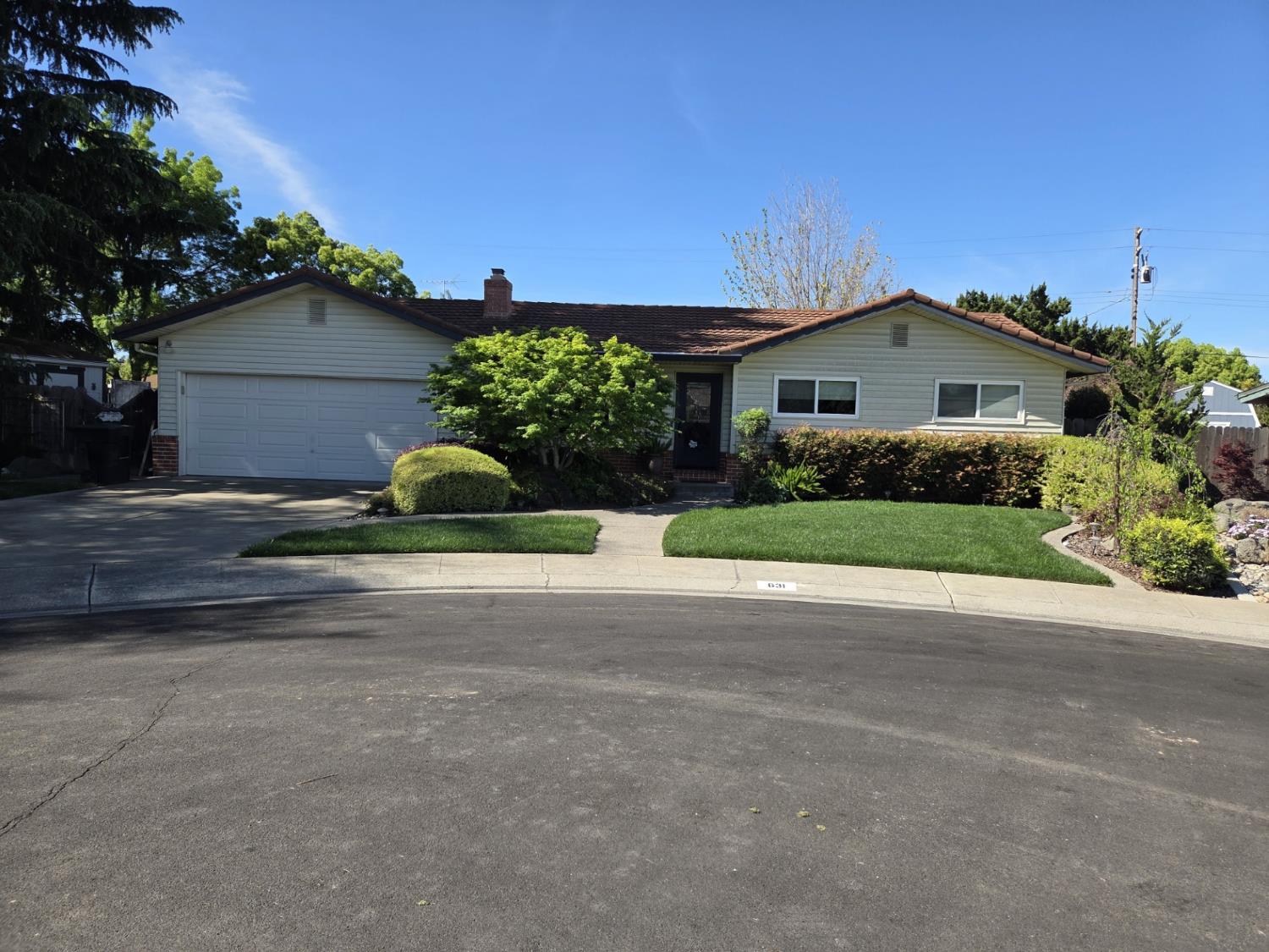 631 Baker Dr, Ripon, CA 95366