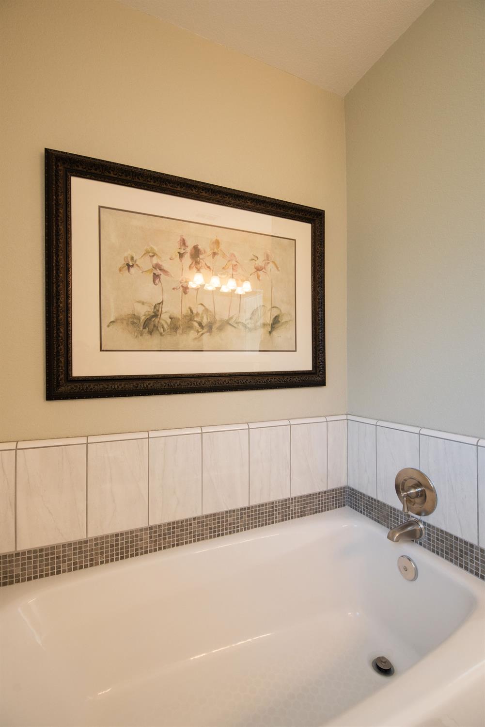 631 Baker Dr, Ripon, CA 95366