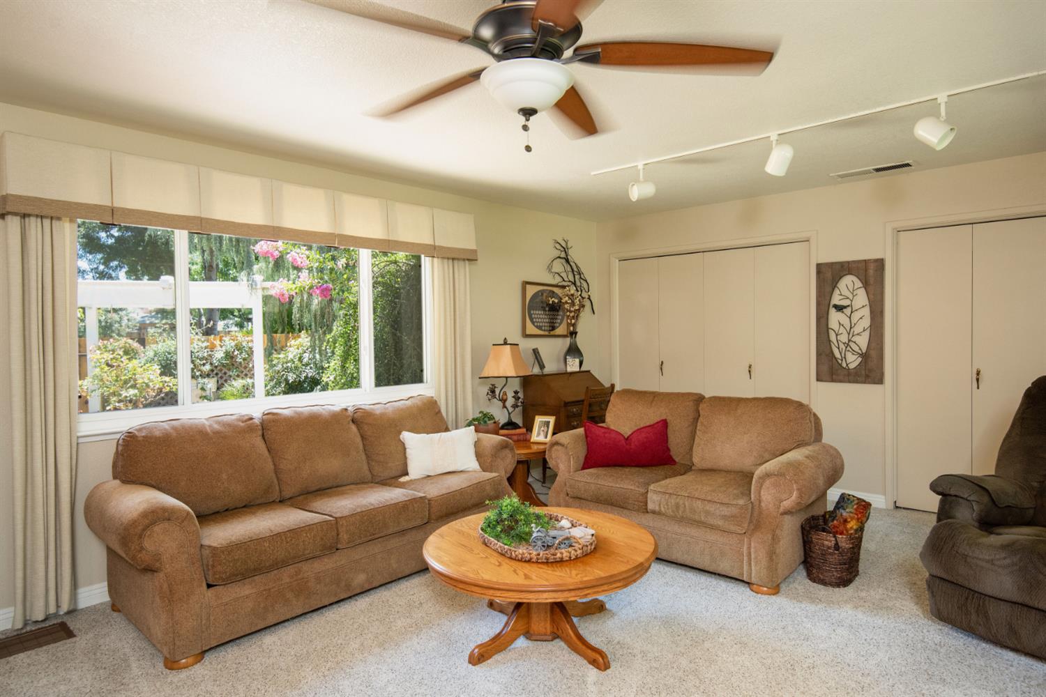 631 Baker Dr, Ripon, CA 95366