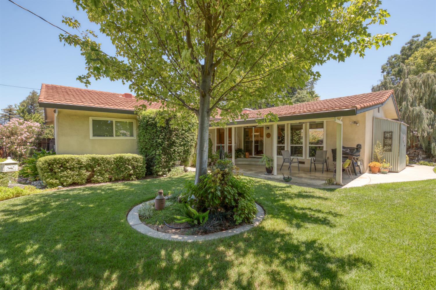 631 Baker Dr, Ripon, CA 95366
