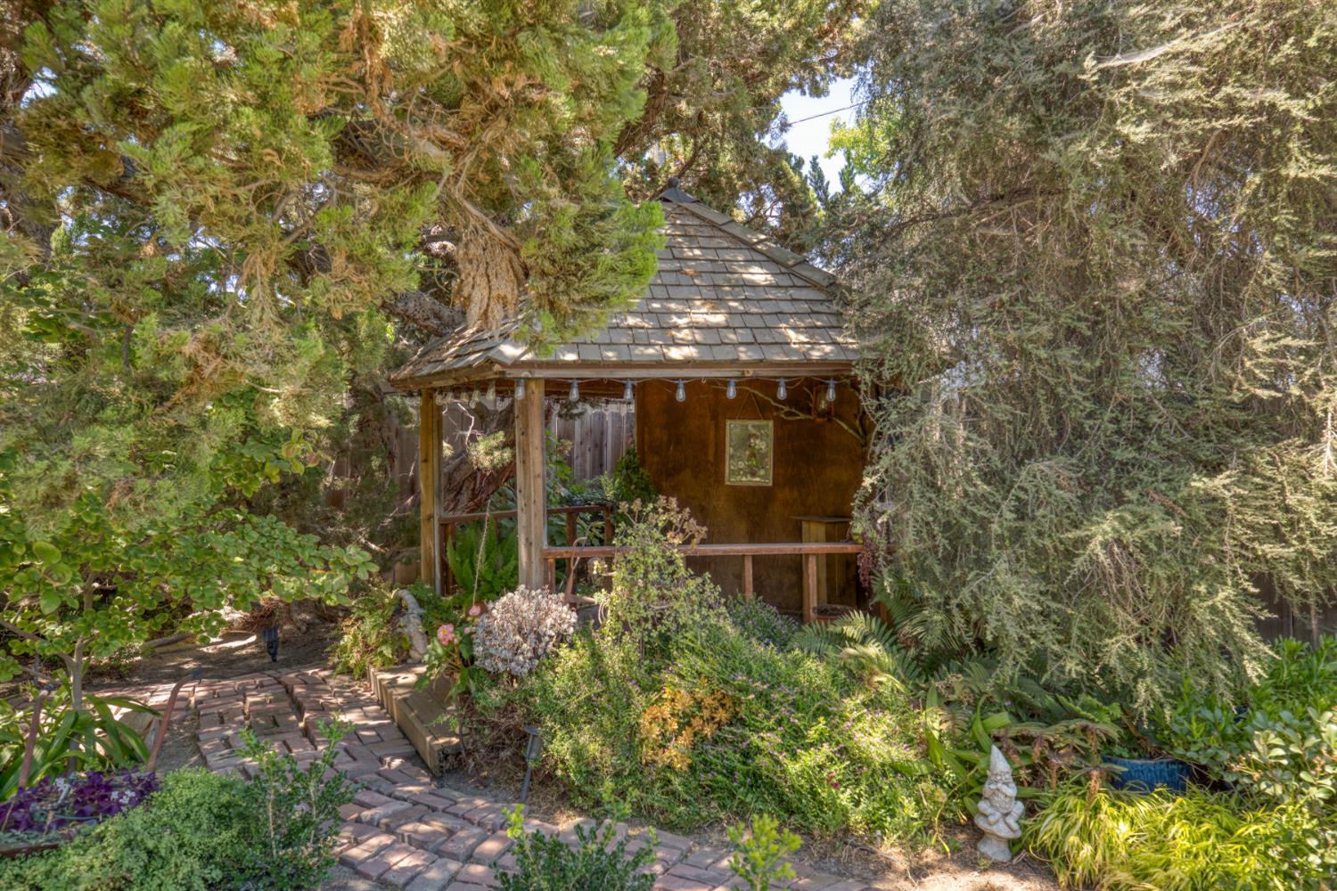 631 Baker Dr, Ripon, CA 95366