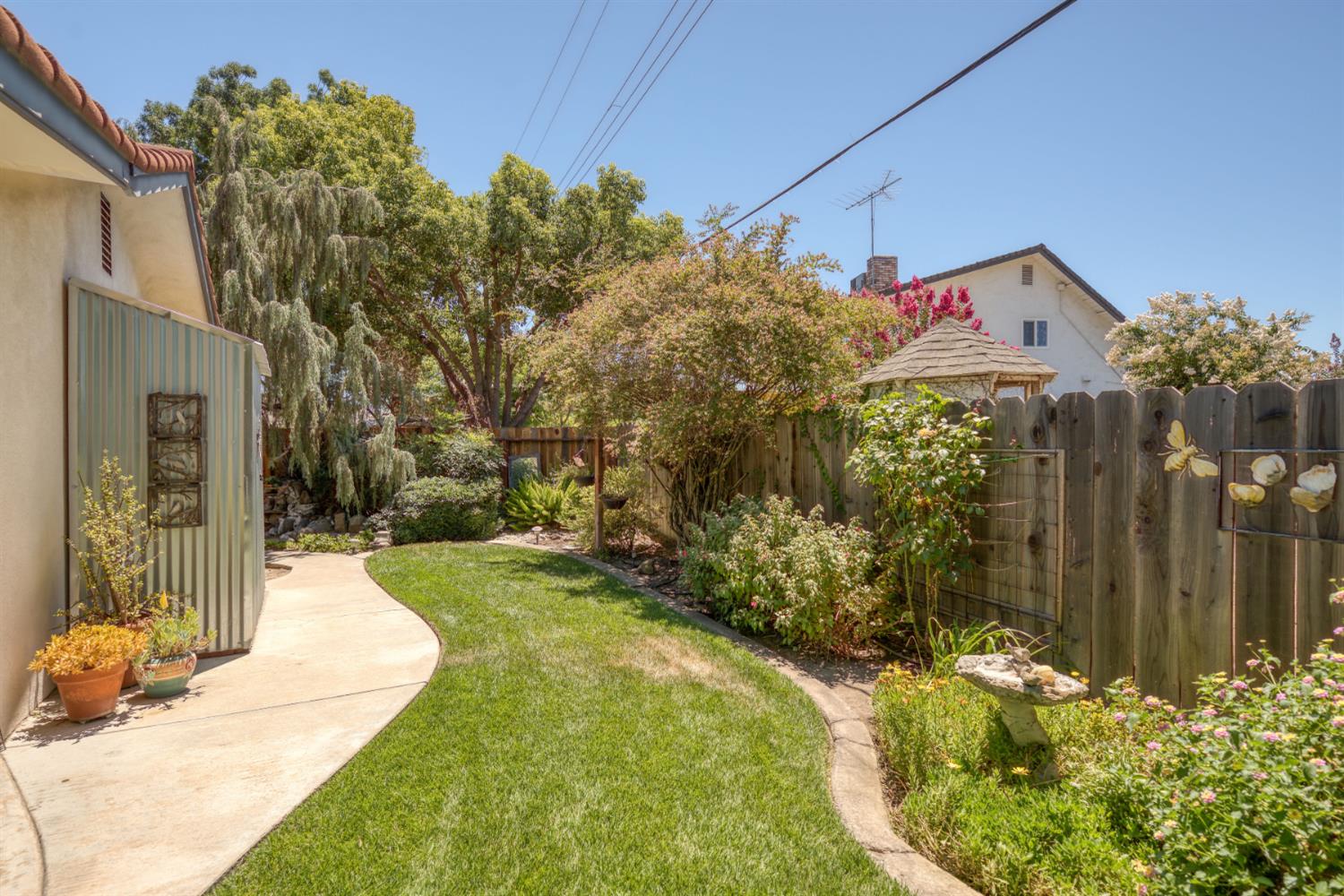 631 Baker Dr, Ripon, CA 95366