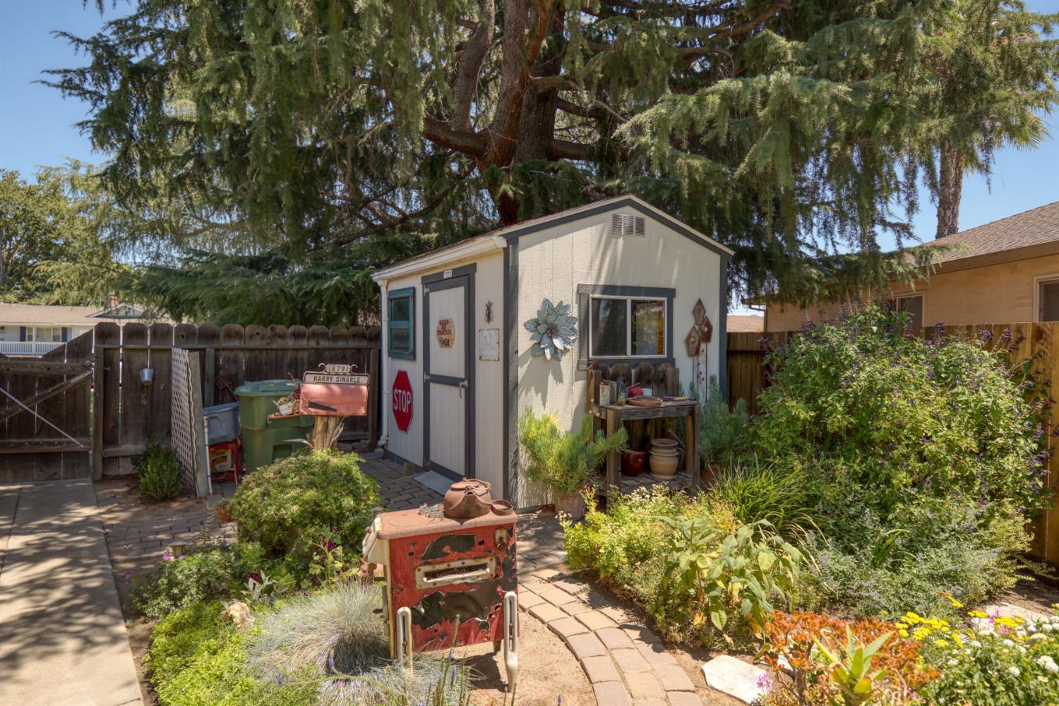 631 Baker Dr, Ripon, CA 95366