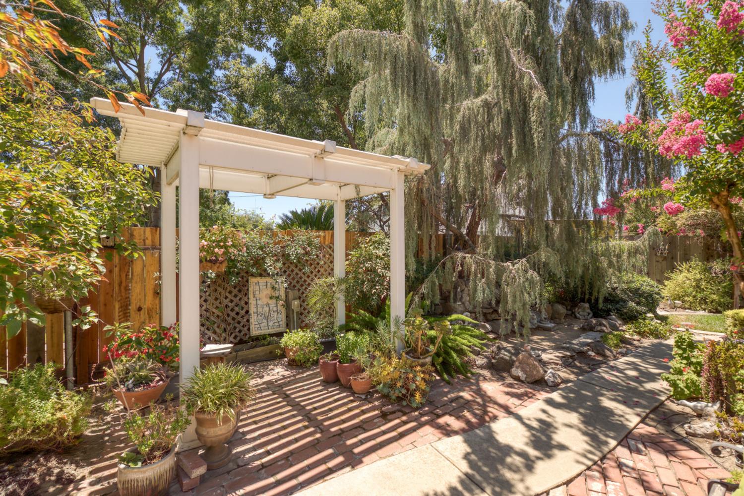 631 Baker Dr, Ripon, CA 95366