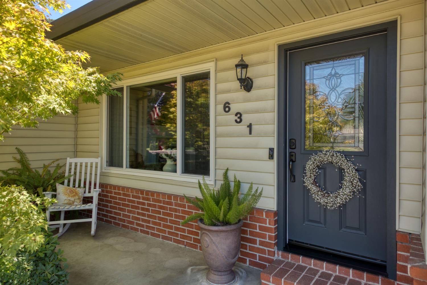 631 Baker Dr, Ripon, CA 95366