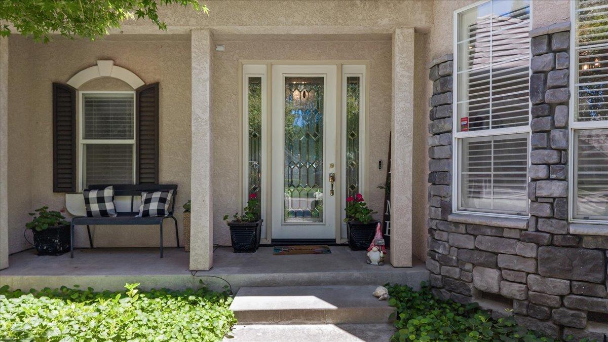 9900 Country Oak Ct, Oakdale, CA 95361
