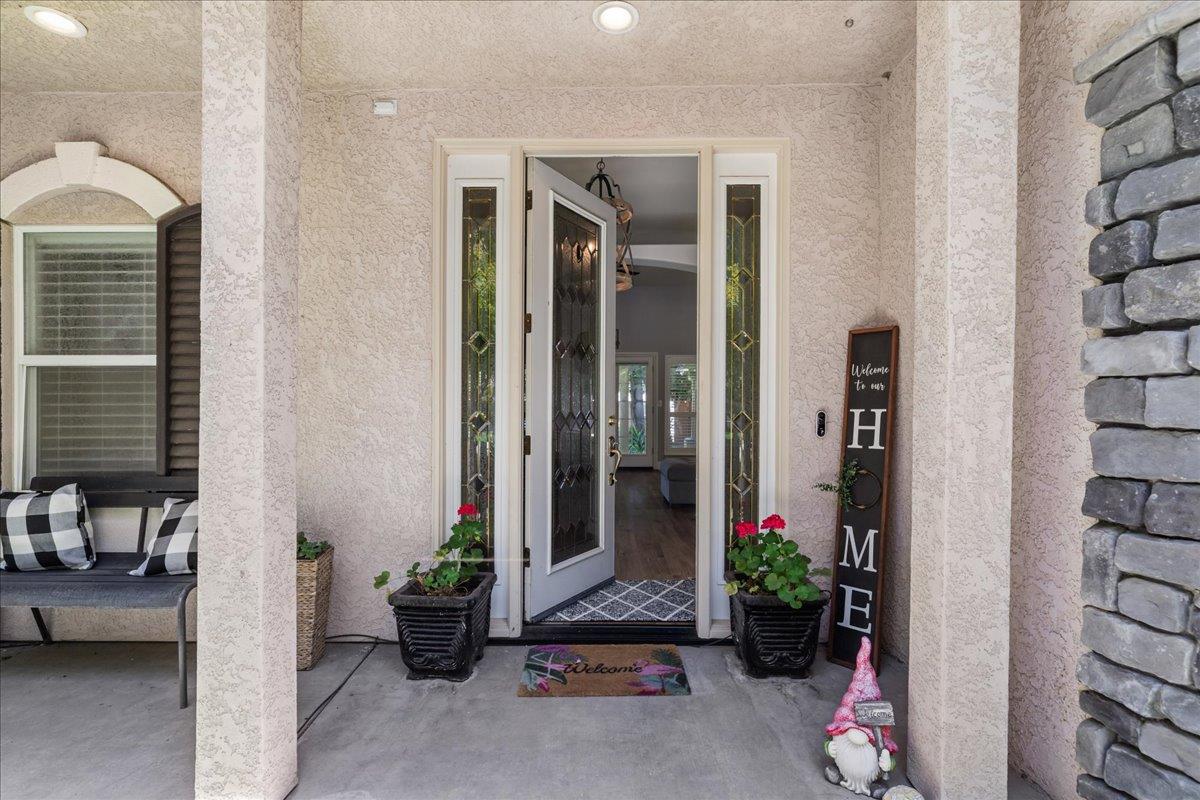 9900 Country Oak Ct, Oakdale, CA 95361