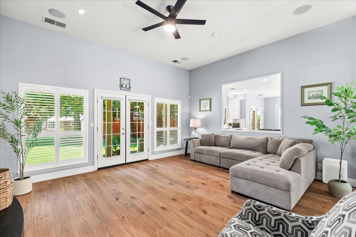 9900 Country Oak Ct, Oakdale, CA 95361
