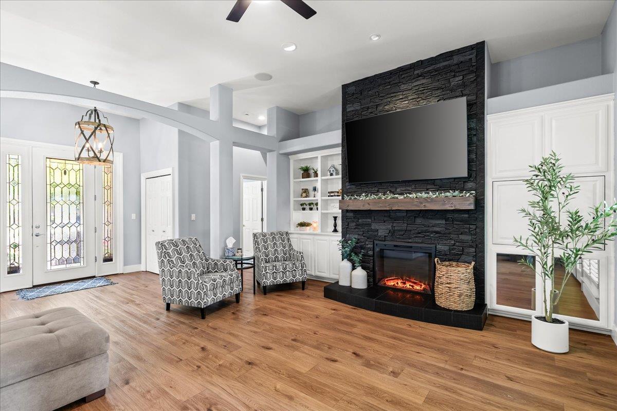 9900 Country Oak Ct, Oakdale, CA 95361