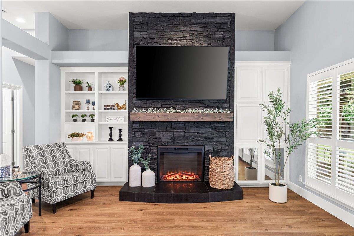 9900 Country Oak Ct, Oakdale, CA 95361