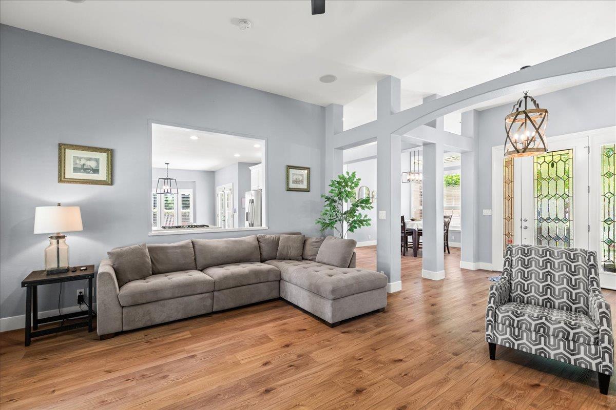 9900 Country Oak Ct, Oakdale, CA 95361