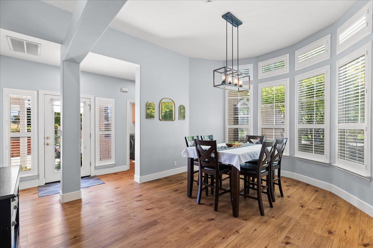 9900 Country Oak Ct, Oakdale, CA 95361