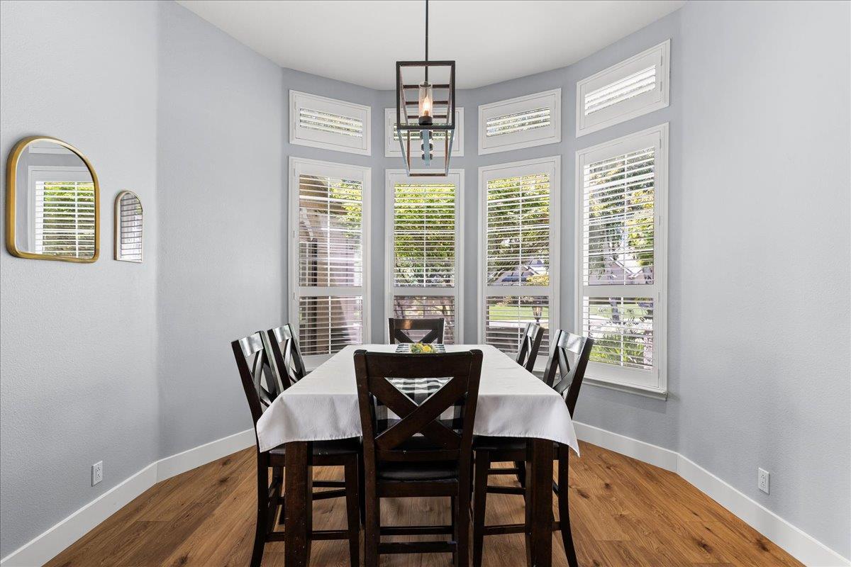 9900 Country Oak Ct, Oakdale, CA 95361
