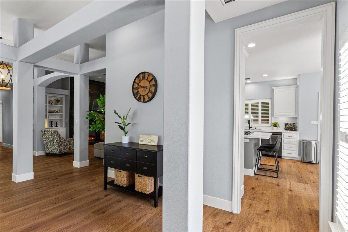 9900 Country Oak Ct, Oakdale, CA 95361