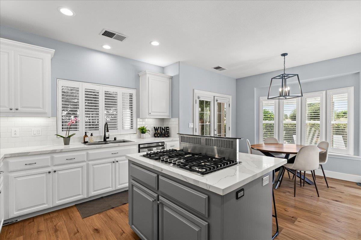 9900 Country Oak Ct, Oakdale, CA 95361