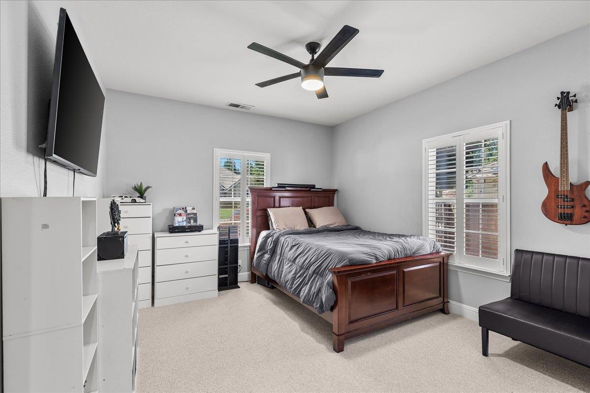 9900 Country Oak Ct, Oakdale, CA 95361