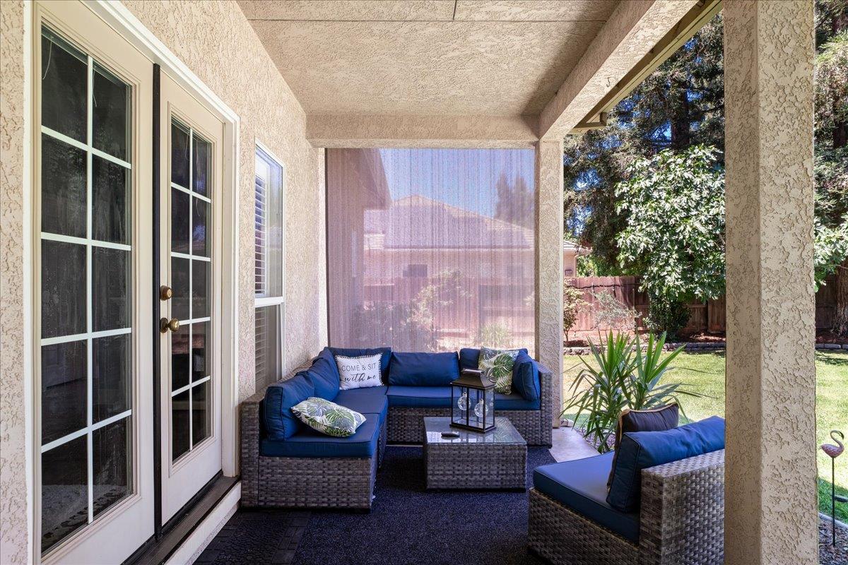 9900 Country Oak Ct, Oakdale, CA 95361