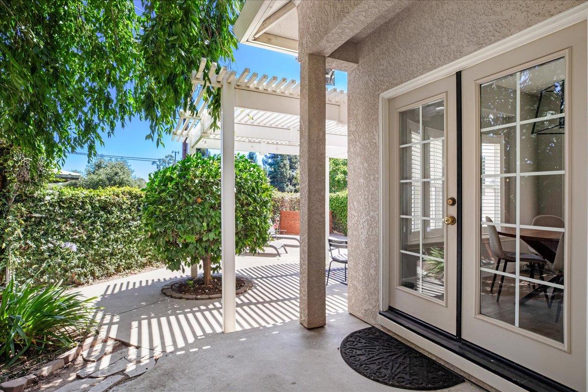 9900 Country Oak Ct, Oakdale, CA 95361