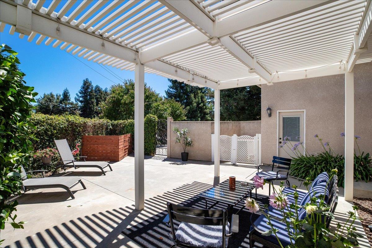 9900 Country Oak Ct, Oakdale, CA 95361