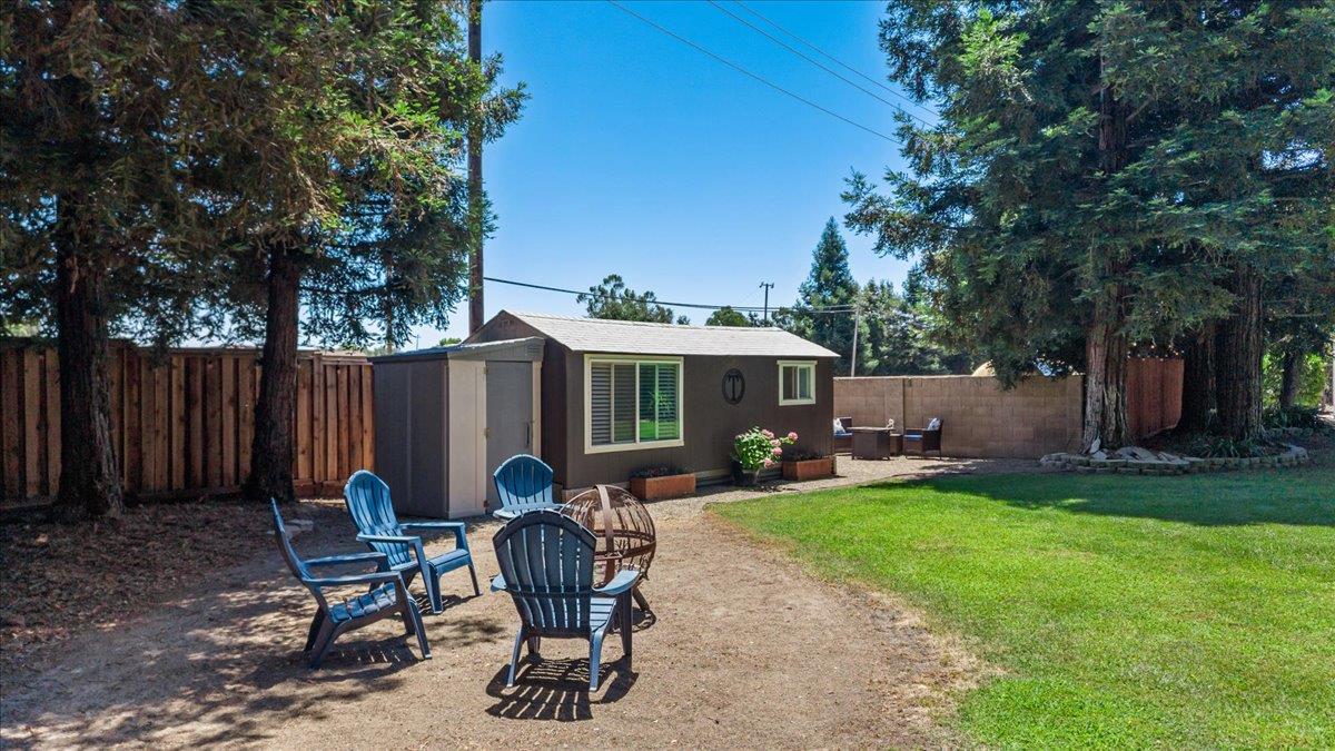 9900 Country Oak Ct, Oakdale, CA 95361