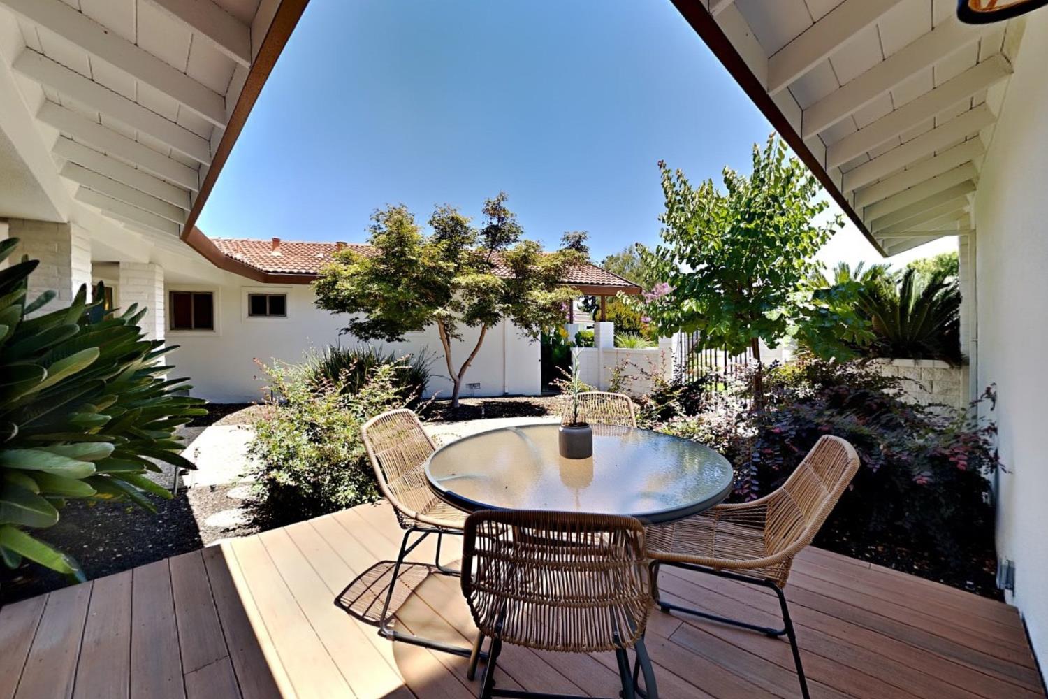 909 Newcastle Ct, Modesto, CA 95355