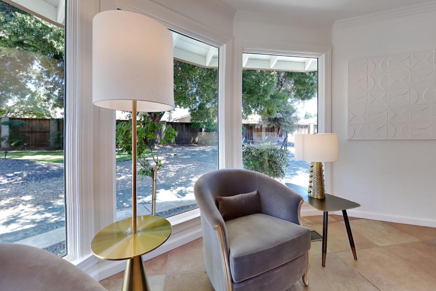 909 Newcastle Ct, Modesto, CA 95355